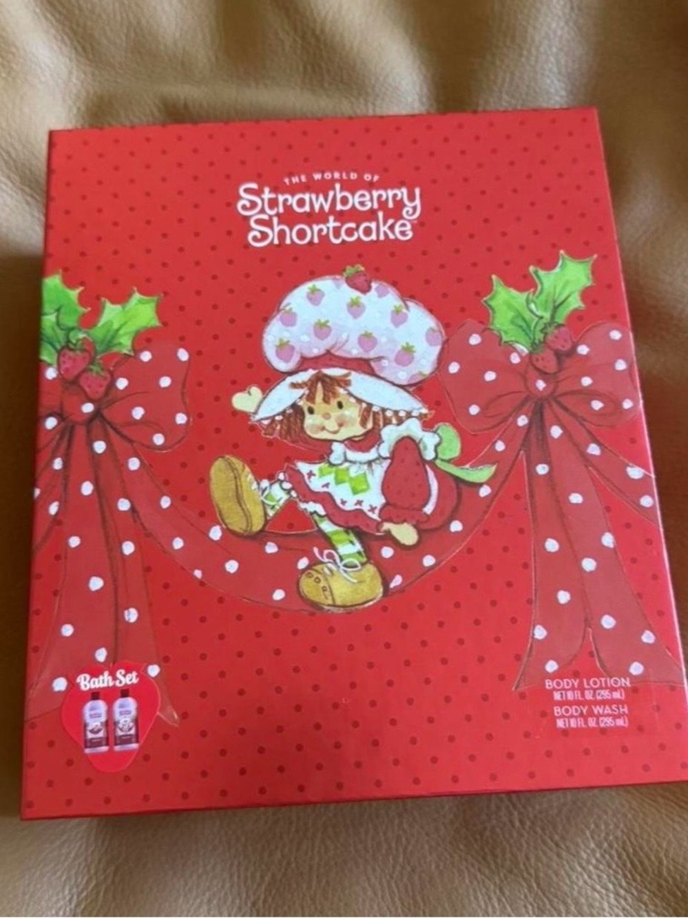 The World of Strawberry Shortcake Red Holiday Bath Set